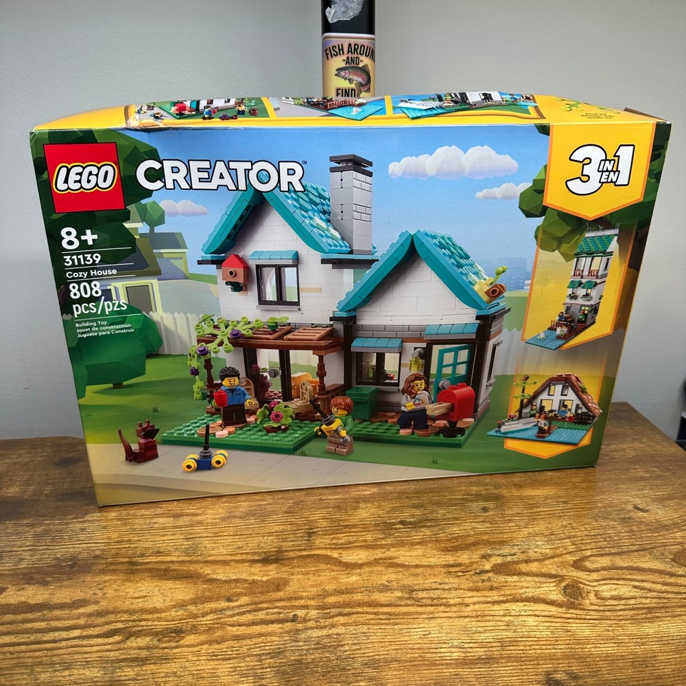 NEW LEGO Creator 3-in-1 Cozy House 31139 Building Toy Set 808 Pieces